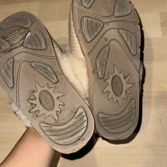 Ugg slippers - Picture 3 of 3